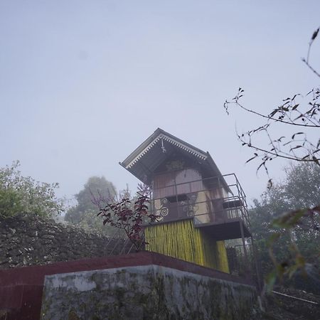Spathodea Vagamon Bagian luar foto
